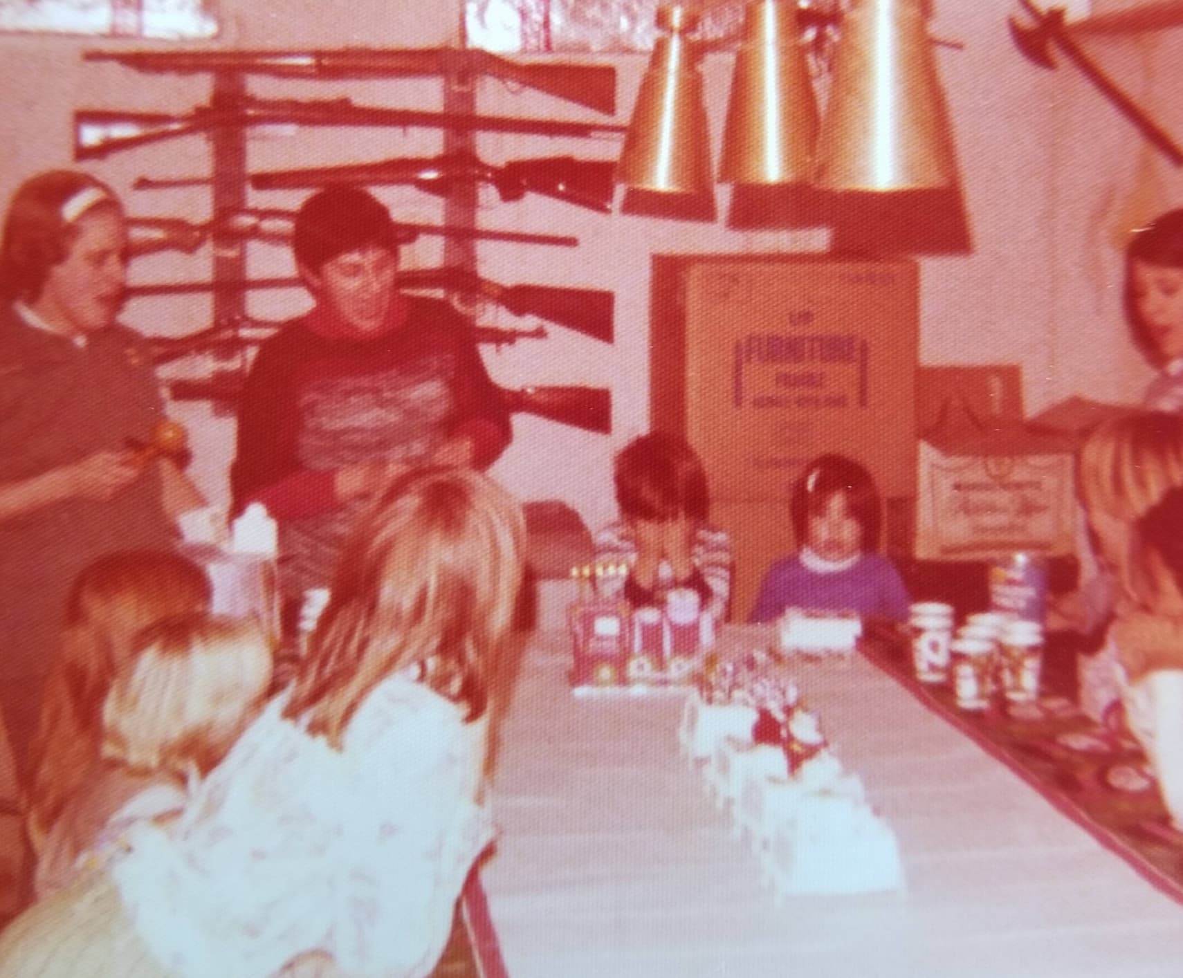 36 Photos of '70s Parties to Break Out the Tupperware and Fondue